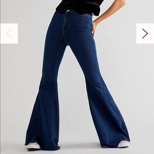 Just Float On Flare Jeans (Rich blue) - Free People
